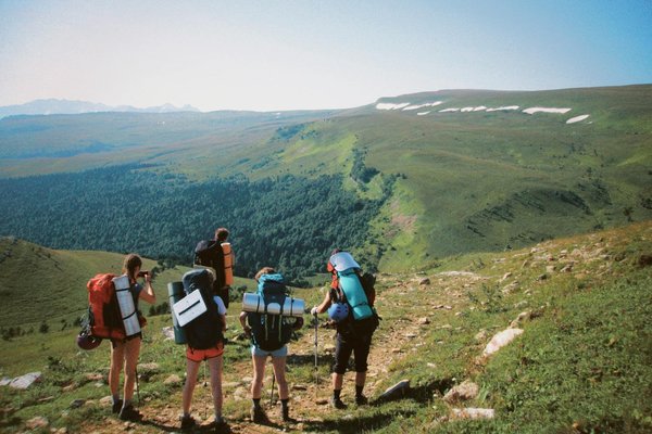 Peut-on trouver une maison de vacances en Provence avec des ateliers de cuisine et des randonnées en montagne?
