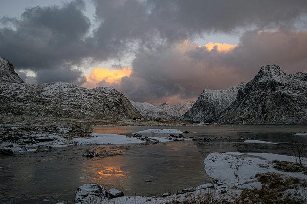 Quelles croisières offrent des excursions pour découvrir les temples hindous au Népal?
