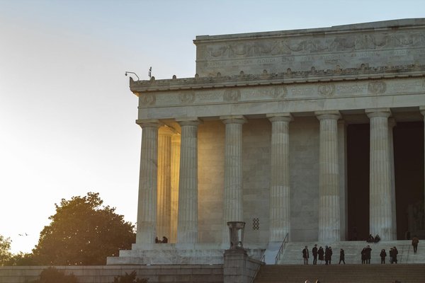Quelle croisière propose des ateliers de fabrication de poterie en Grèce?